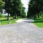 Domaine Du Chateau De Hotel