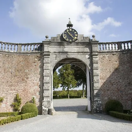 Hotel Domaine Du Chateau De Modave