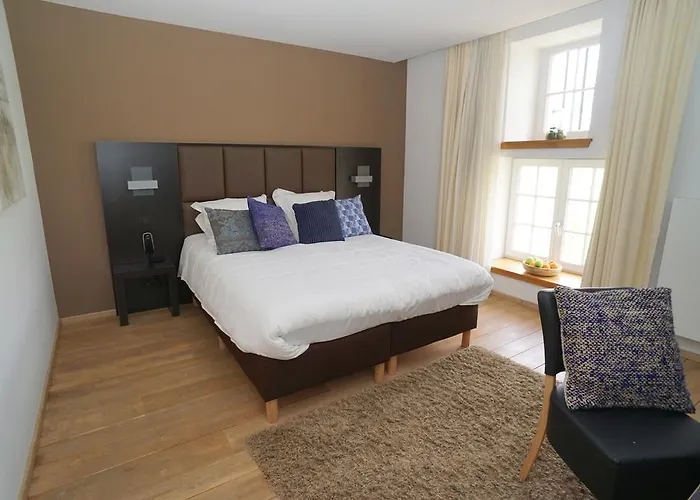 Domaine Du Chateau De Hotel 2*