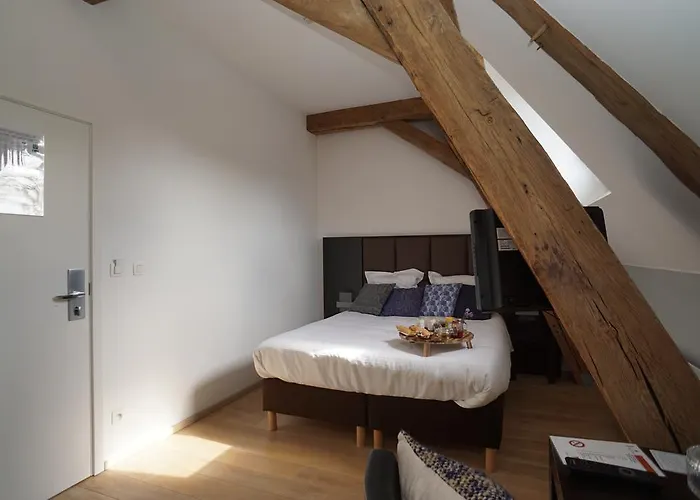 Domaine Du Chateau De 2* Modave