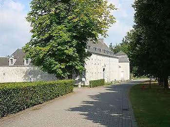Domaine Du Chateau De Hotel